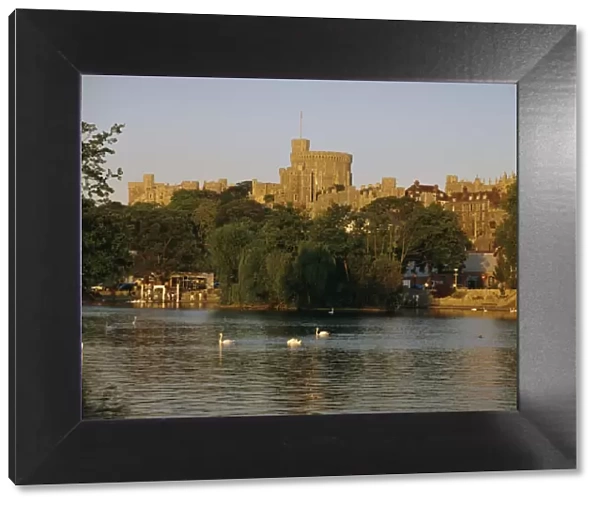 The River Thames and Windsor Castle, Windsor, Berkshire, England, UK, Europe