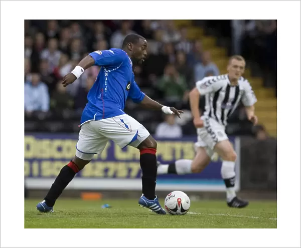 Jean-Claude Darcheville Readies for Strike: Rangers Second Goal vs. St Mirren (3-0)