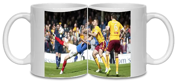 Rangers Lee McCulloch Attempts Epic Overhead Kick in Scottish Premiership Play-Off Final vs Motherwell