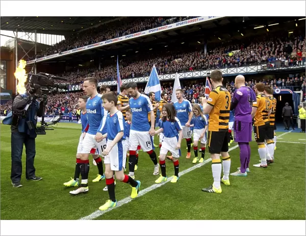 Scottish Cup Champions Rangers Honored with Guard of Honor by Alloa Athletic at Ibrox Stadium (2003)