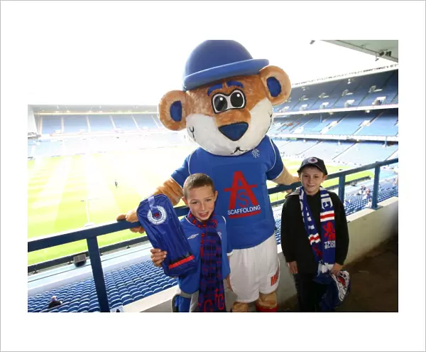 Exciting 2-1 Rangers Victory: Fun-Filled Clydesdale Bank Premier League Day at Ibrox OYSC