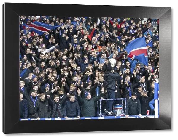 Passionate Ibrox Showdown: Rangers vs Heart of Midlothian - A Decade of Triumph and Fans Euphoria: 2003 Scottish Premiership Championship Clash