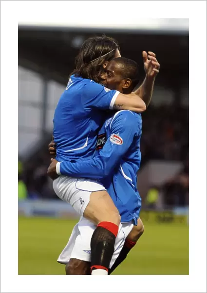 Maurice Edu and Pedro Mendes: Unforgettable Moment of Celebration - Rangers Winning Goals Against St Mirren (Scottish Premier League)