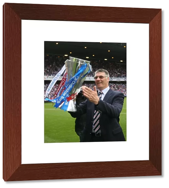 Rangers Football Club: Jim Stewart's Triumphant Moment as 2008-09 Clydesdale Bank Premier League Champions