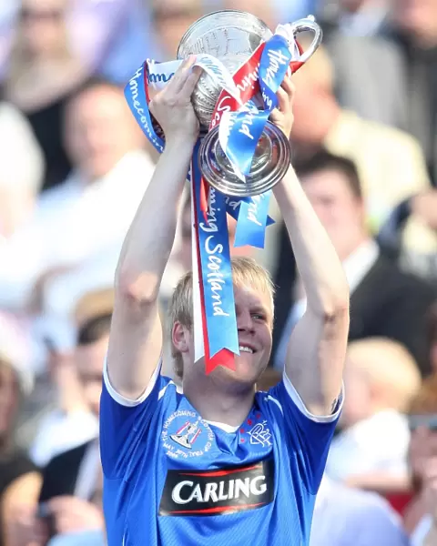 Rangers Football Club: Steven Naismith Lifts the Homecoming Scottish Cup - Champions 2009