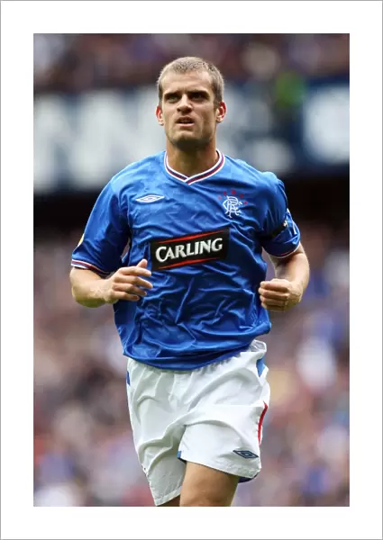 A Battle at Ibrox: Rothen's Determined Standoff - Rangers vs Aberdeen (0-0, Clydesdale Bank Premier League)