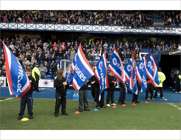 Rangers Flag Bearers Lead the Way to Victory: 3-1 Triumph Over Hibernian in Clydesdale Bank Premier League (Dundee)