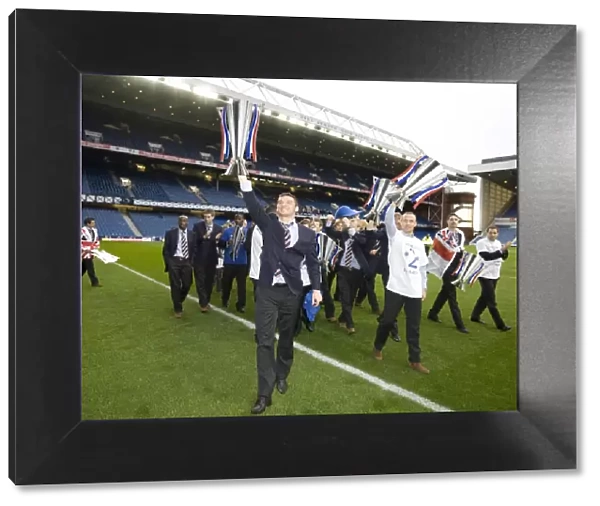 Rangers Football Club: Celebrating SPL Title Victory (Hibernian vs Rangers, 2009-2010) - Lee McCulloch's Triumphant Moment