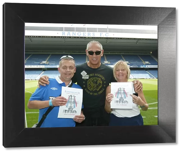 Rangers Football Club: Champions Walk 2010 - Mark Hateley Honors Fans with Certificates