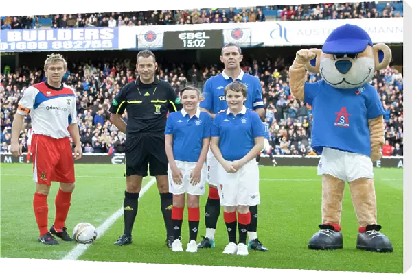 Rangers vs Inverness Caley Thistle: A Thrilling Draw at Ibrox Stadium - Mascots Clash in the Scottish Premier League