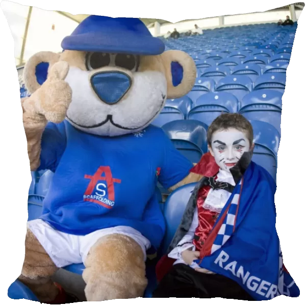 Halloween Fun at Ibrox: Rangers vs Inverness Caledonian Thistle, Scottish Premier League (1-1) - Trick or Treat in the Stands