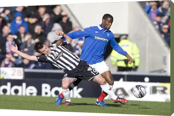 Maurice Edu vs Paul McGowan: Intense Tackle in St Mirren vs Rangers (1-3)