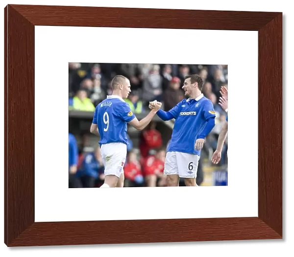 Rangers Unforgettable Moment: Miller and McCulloch Celebrate Goal Against St. Mirren (3-1)