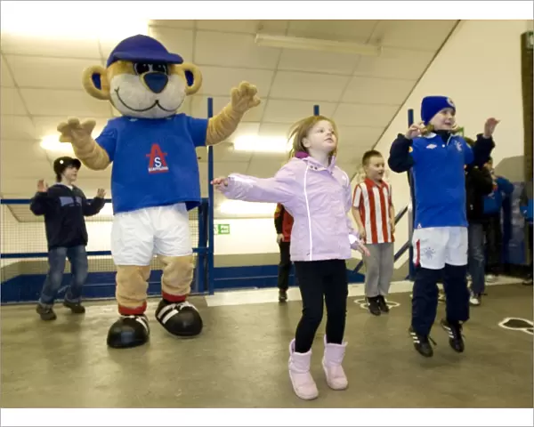 Rangers Football Club: A Thrilling 6-0 Family Win at Ibrox Stadium