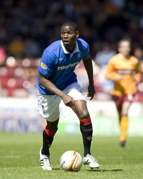 Maurice Edu's Dominance: Rangers 5-0 Thrashing of Motherwell in the Scottish Premier League