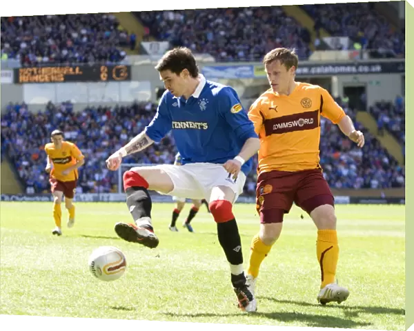 Rangers Kyle Lafferty Overpowers Motherwell's Stevie Hammell: Motherwell 0-5 Rangers (Clydesdale Bank Scottish Premier League)