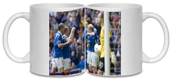 Rangers Kyle Lafferty: 4-0 Goal Celebration vs. Heart of Midlothian (SPL)