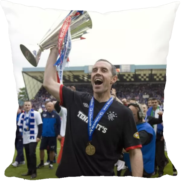 Rangers Football Club: David Weir's Championship Glory - Celebrating SPL Title Triumph at Rugby Park (2010-11)