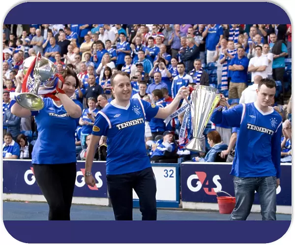 Rangers Football Club: Champions Triumph - Ibrox Parade with SPL and CIS Trophies (1-1 vs Hearts)