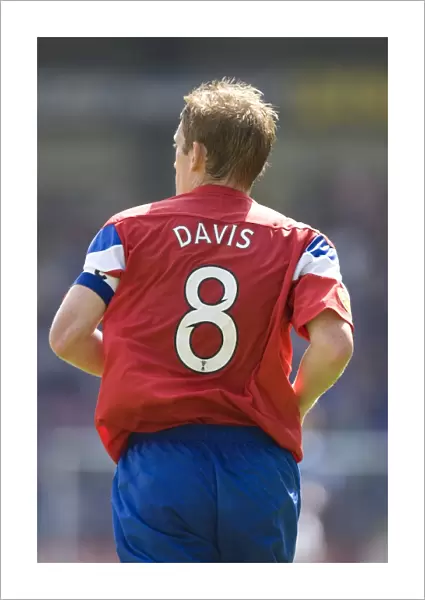 Steven Davis Scores the Decisive Goal: Rangers 2-0 Triumph over St. Johnstone (Clydesdale Bank Scottish Premier League)