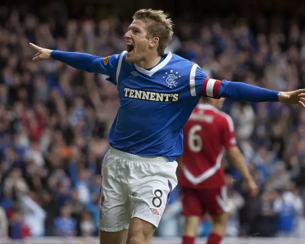 Steven Davis Scores the Decisive Goal: Rangers 2-0 Aberdeen, Clydesdale Bank Scottish Premier League, Ibrox
