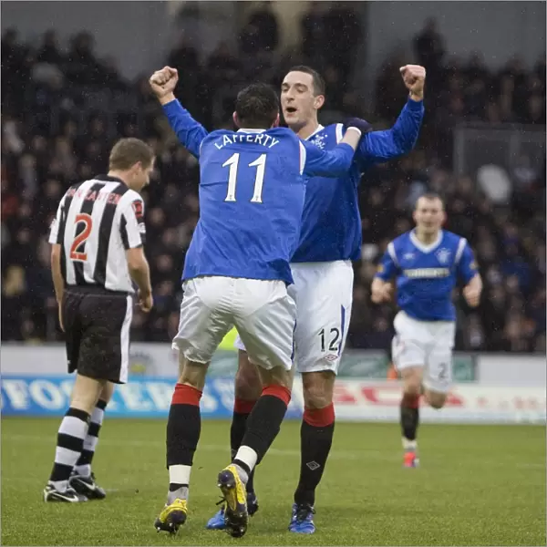 Rangers Lee Wallace Scores Dramatic Goal: St Mirren 2-1 Rangers (Scottish Premier League)