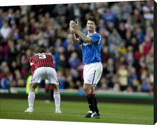 Rangers Legends vs. AC Milan Glorie: Brian Laudrup's Epic 1-0 Victory Celebration at Ibrox