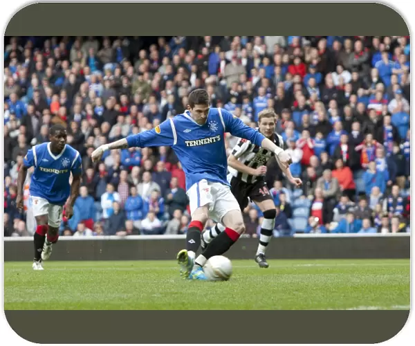 Rangers Kyle Lafferty Scores Decisive Penalty: Rangers 3-1 St Mirren (Clydesdale Bank Scottish Premier League)
