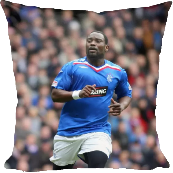 Darcheville's Dramatic Winner: Rangers 2-1 Hibernian in Clydesdale Bank Premier League at Ibrox