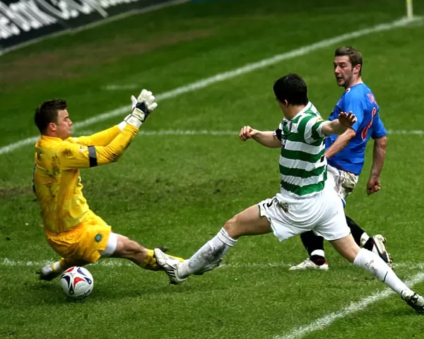 Rangers vs Celtic: Kevin Thomson Scores the Thrilling First Goal at Ibrox in the Scottish Premier League (1-0)