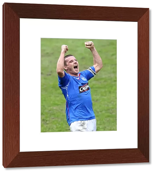 Barry Ferguson's Epic Celebration: Rangers Glorious 1-0 Victory Over Celtic at Ibrox