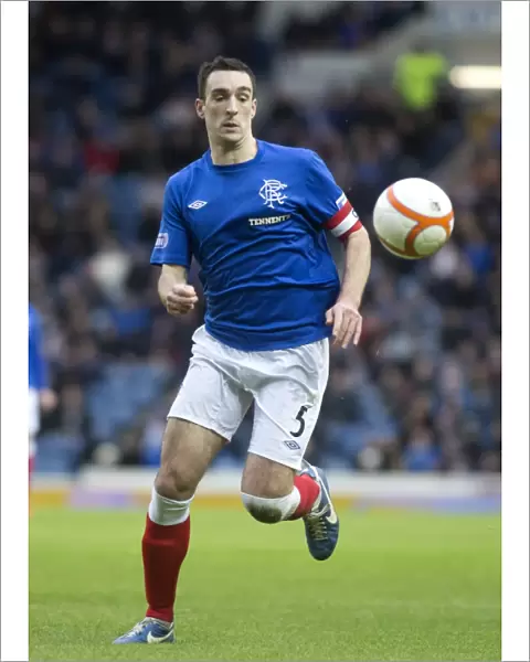 Thrilling 1-1 Stalemate at Ibrox: Lee Wallace Saves the Day for Rangers