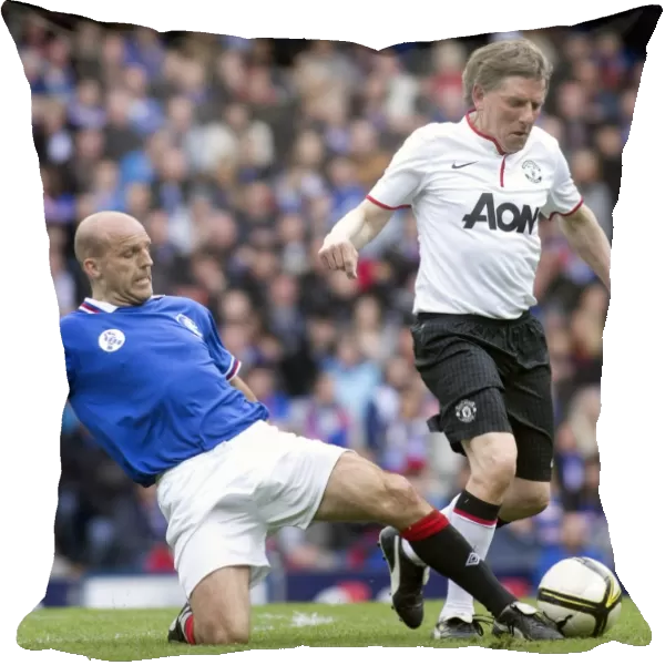 Rangers Legends vs Manchester United Legends: A Classic Soccer Showdown - Alex Rae vs Peter Beardsley: Unforgettable Clash at Ibrox Stadium