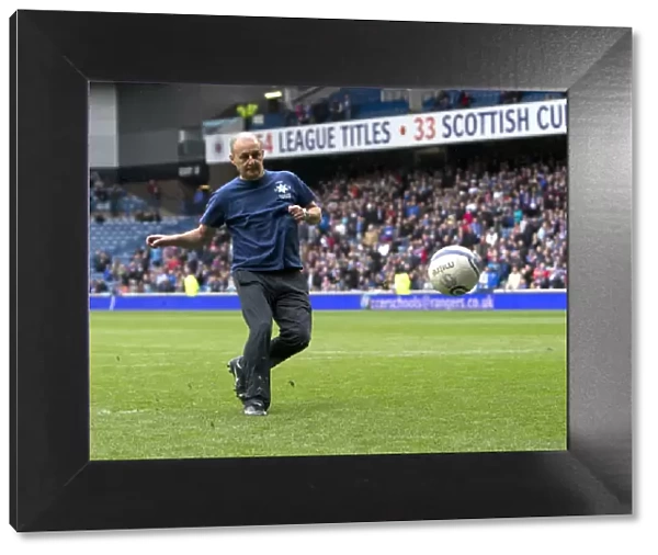 Rangers Legends vs Manchester United Legends: Ibrox Stadium - Tension-Filled Half Time Penalty Showdown