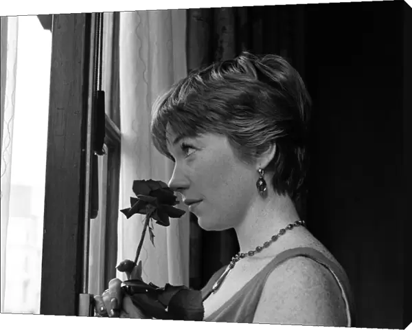 Actress Shirley MacLaine in London. 21st August 1960
