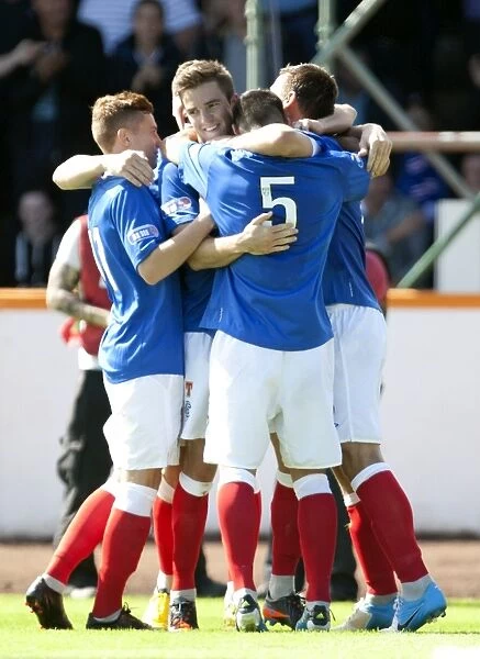 Andy Little's Thrilling Goal: A Hard-Fought 1-1 Draw for Rangers at Berwick Rangers Shielfield Park (Irn Bru Third Division)