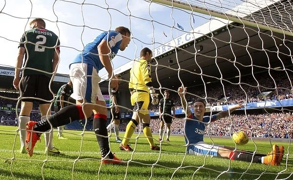 Barrie McKay's Stunning Goal: Thrilling Ibrox Crowd in Rangers Championship Victory