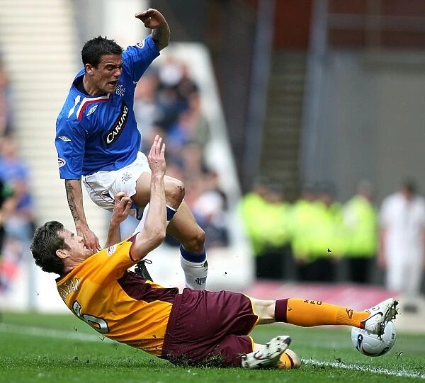 Clash at Ibrox: Novo vs McLean - A Battle for the Ball (1-0) - Rangers vs Motherwell