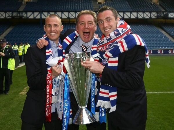Rangers Football Club: 2008-09 Champions - Triumphant Moment with Allan McGregor, Ally McCoist, and Kenny Miller and the League Trophy