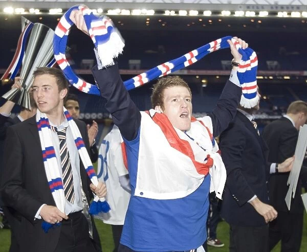 Rangers Football Club: Celebrating SPL League Title Triumph (2009-2010) - Steven Davis and Danny Wilson's Emotional Victory
