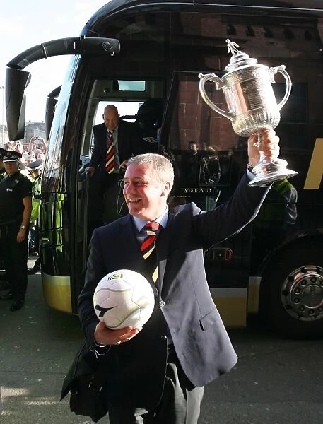 Rangers Football Club: McDowall and McCoist Celebrate Scottish Cup Victory (2008) - Scottish Cup Champions
