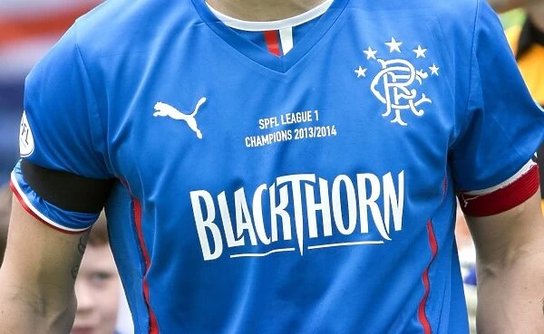Rangers Honor Sandy Jardine: Lee McCulloch Pays Tribute with Black Armband at Ibrox Stadium