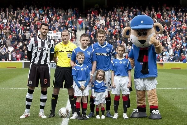 Rangers Steven Davis Celebrates Glory with Mascots after Securing a 3-1 Scottish Premier League Victory at Murray Park