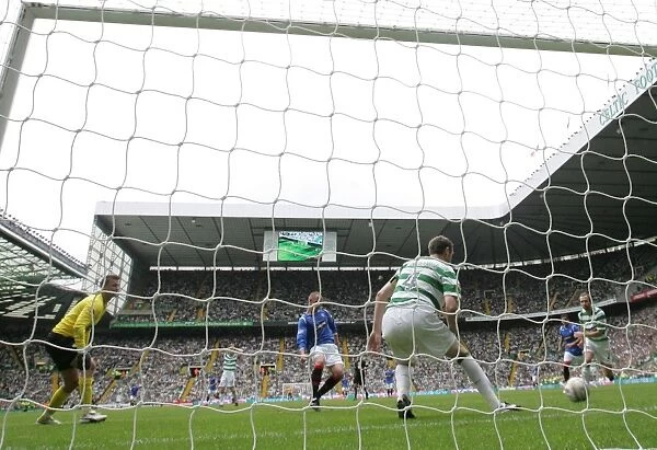 Rangers Triumph at Celtic Park: Kenny Miller's Brace (4-2) in the SPL Clydesdale Bank Match