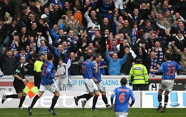 Thrilling Rivalry Ignited: Kevin Thomson's Goal Sparks Rangers vs Celtic Clydesdale Bank Scottish Premier League Clash