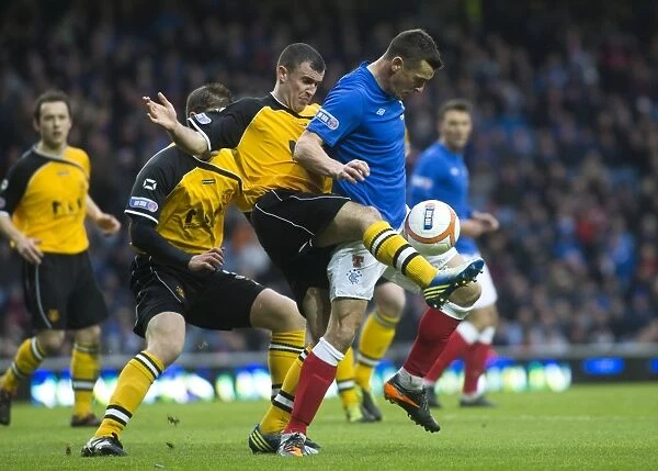 A Tight Battle at Ibrox: Lee McCulloch's Defiant Performance (1-2) - Rangers vs Annan Athletic