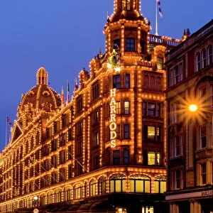 Sights Jigsaw Puzzle Collection: Harrods