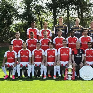 The Team Framed Print Collection: Arsenal 1st Team Photocall 2015-16