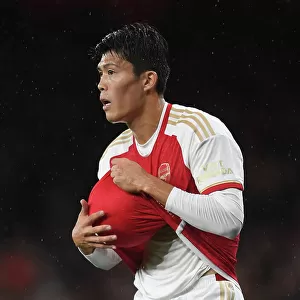 Tomiyasu's Star Performance: Arsenal Triumphs Over PSV Eindhoven in Champions League (2023-24)