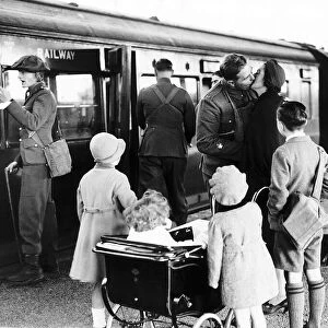 WW2 British soldier says goodbye to his family at English station September 1939